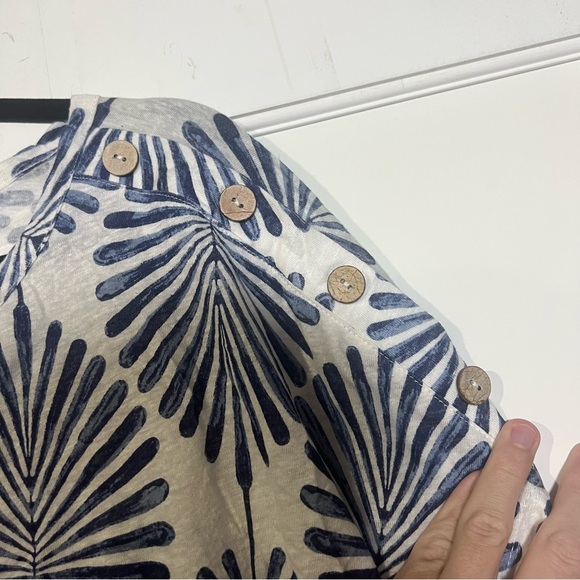 Joie Linen Short Sleeve Top Button Shoulder Blue & White Tropical Size 2X Leaf - Picture 5 of 10